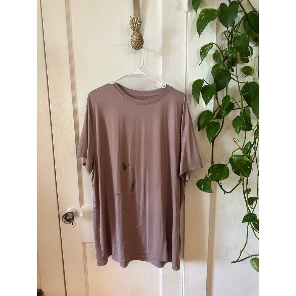 Women’s size 2x-large short sleeve shirt painted